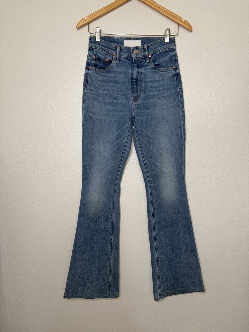 Mother Superior The Weekender Slice Heel Flare Jean in Belle De Jour Size 25